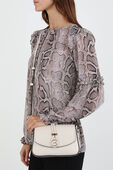 תמונת כל הלוק של Lea Small Logo Bag in White
